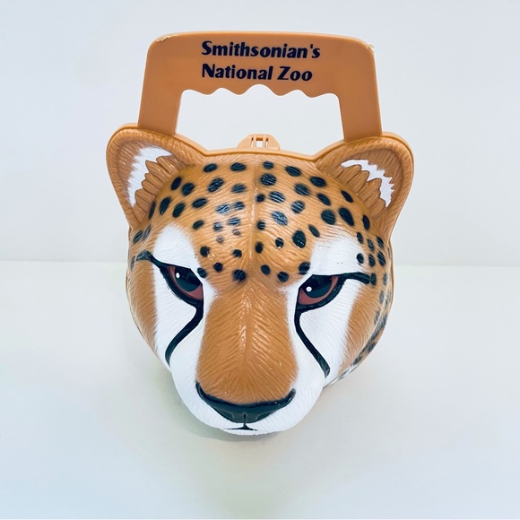 Vintage Smithsonian's National Zoo Kid’s Plastic Reusable Lunch Box Cheetah Face - Picture 1 of 8